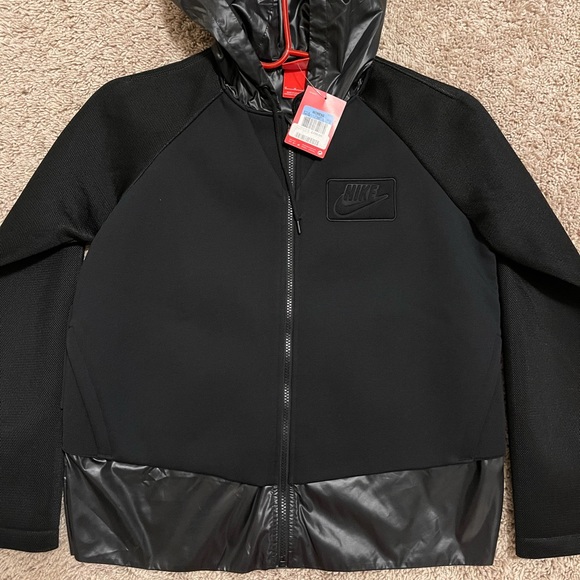 Brand new women’s Nike jacket - Picture 1 of 1